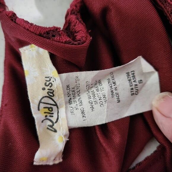 Wild Daisy maroon lacy junior mini dress - Picture 6 of 7